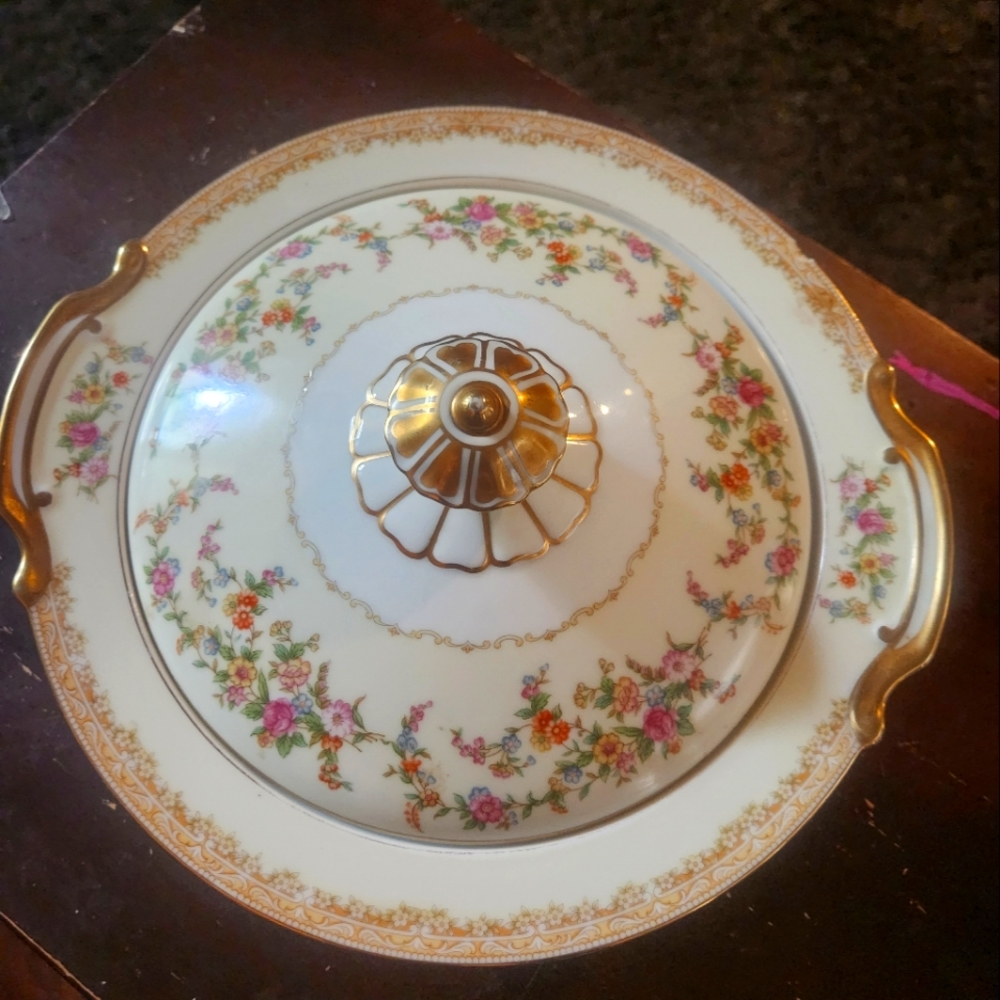 NORITAKE MEDEAN 712 Round covered Vegetable dish